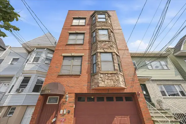 304 PALISADE AVE #201, Union City, NJ 07087