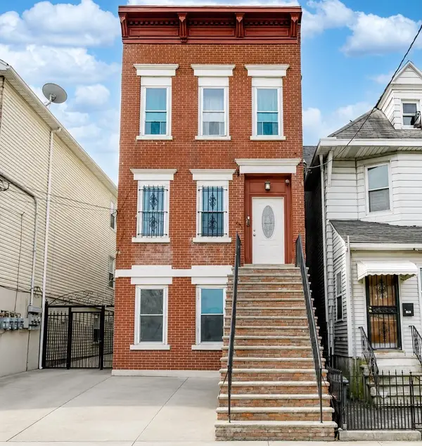 281 FORREST ST, JC, Bergen-Lafayett, NJ 07304