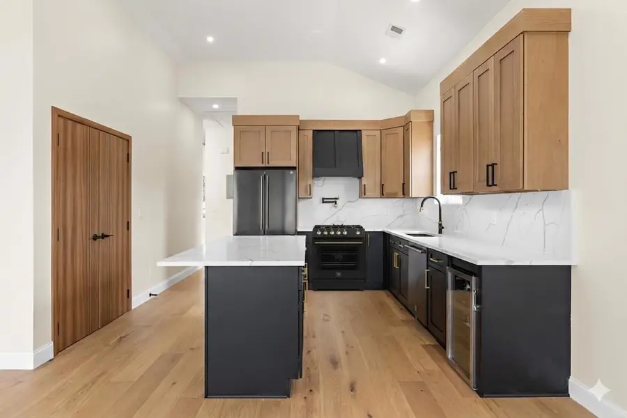 79 EAST 23RD ST #2, Bayonne, NJ 07002 - #3