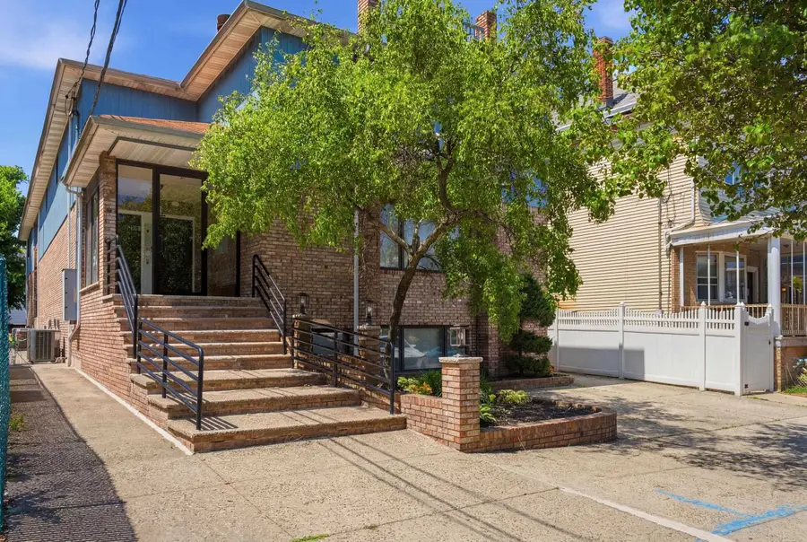 126 WEST 33RD ST, Bayonne, NJ 07002 - #2