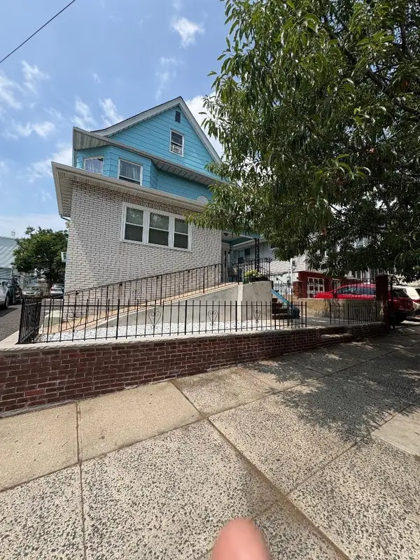 21 DANFORTH AVE, JC, Greenville, NJ 07305