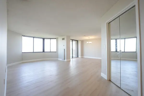 1021 HARMON COVE TOWER #1021, Secaucus, NJ 07094
