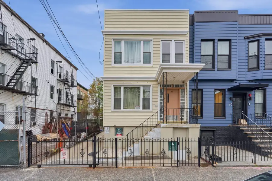 63 THORNE ST, Jersey City, NJ 07307 - #2