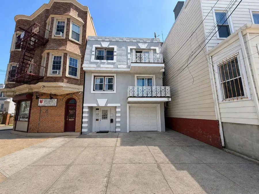 3552 KENNEDY BLVD, Jersey City, NJ 07307 - #2