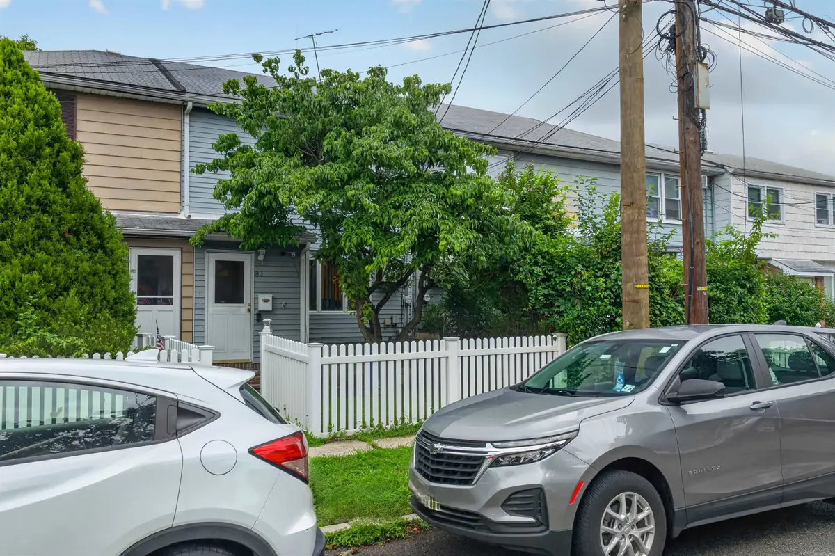 83 ZABRISKIE AVE, Bayonne, NJ 07002 - #1