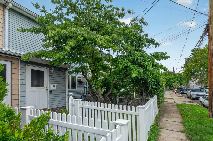 83 ZABRISKIE AVE, Bayonne, NJ 07002 - #2