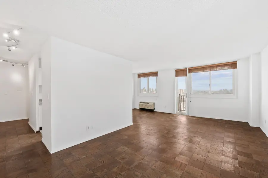 100 MANHATTAN AVE #1417, Union City, NJ 07087 - #3