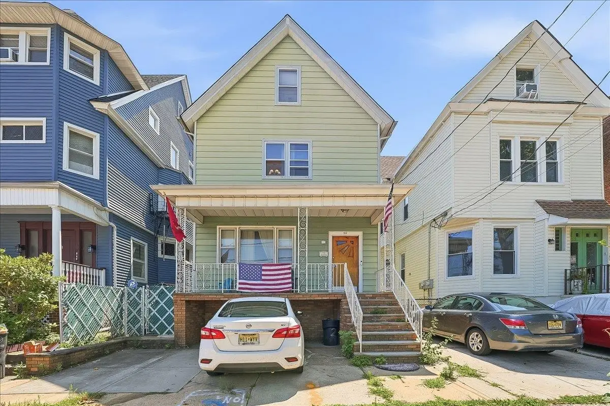 24 EAST 33RD ST, Bayonne, NJ 07002 - #1