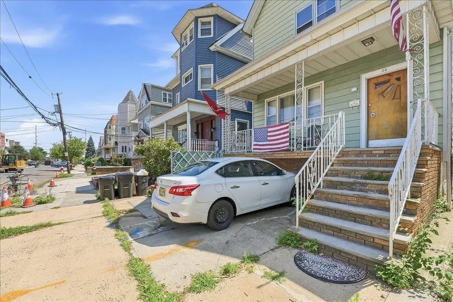 24 EAST 33RD ST, Bayonne, NJ 07002 - #2