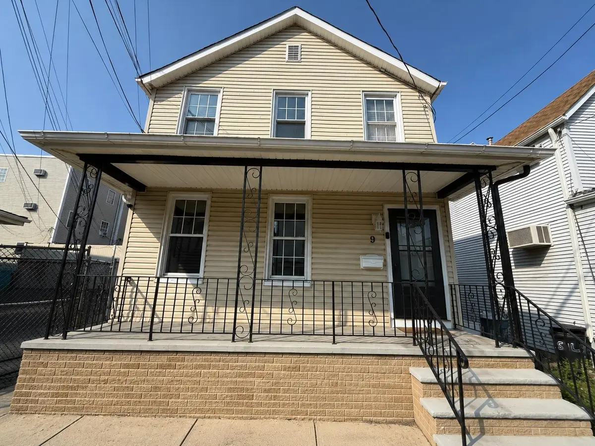 9 SILVER ST, Bayonne, NJ 07002 - #1