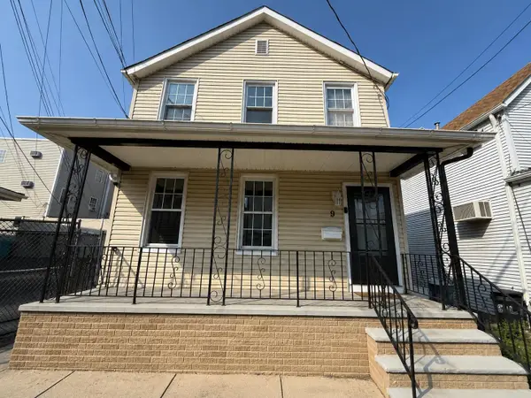 9 SILVER ST, Bayonne, NJ 07002