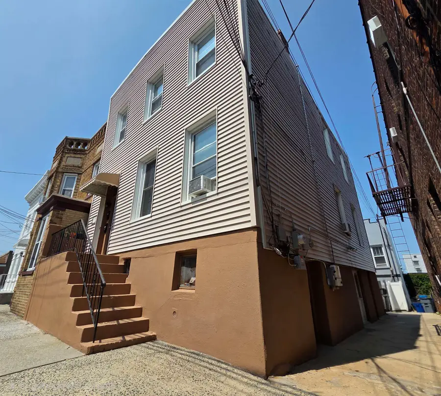 6801 DURHAM AVE, North Bergen, NJ 07047 - #2