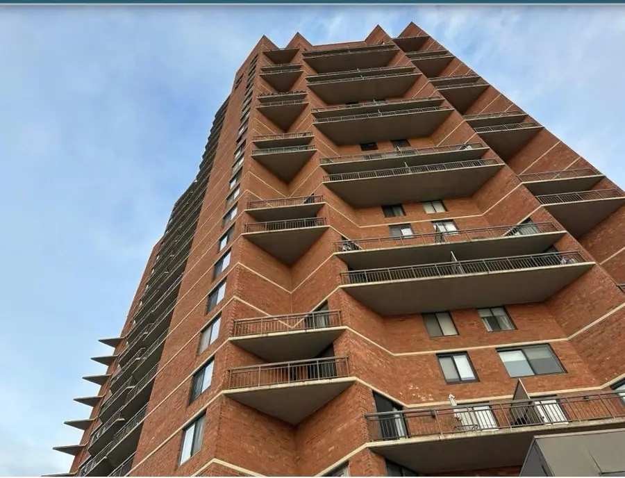 238 HARMON COVE TOWER, Secaucus, NJ 07094 - #2