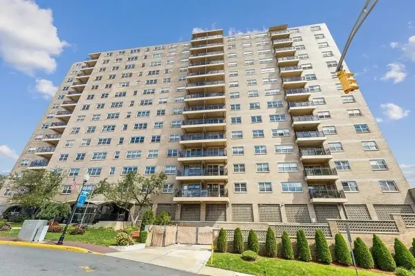 7100 BLVD EAST #14A, Guttenberg, NJ 07093-4444