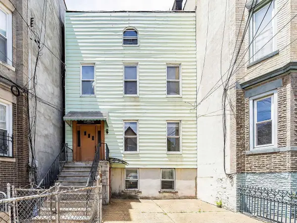 205 OGDEN AVE, JC, Heights, NJ 07307