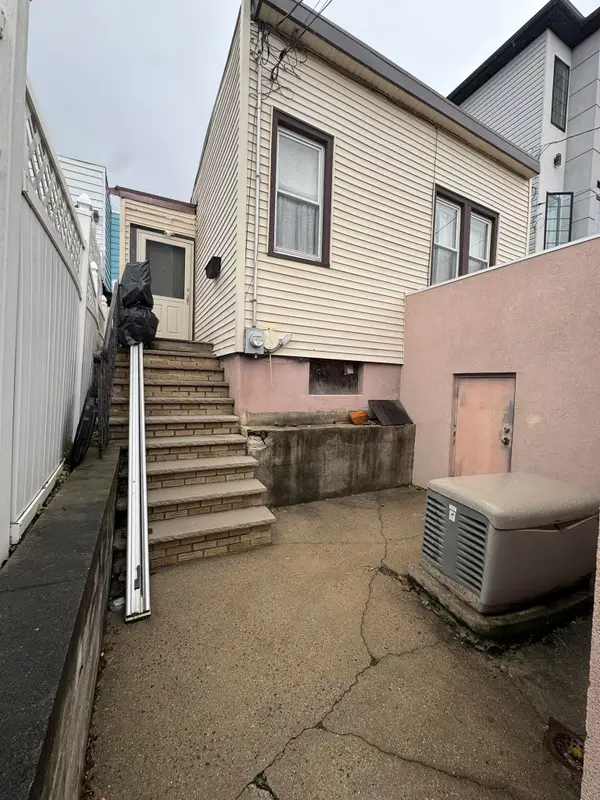 6805 NEWKIRK AVE, North Bergen, NJ 07047