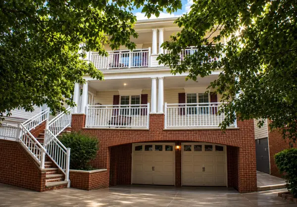 30 ANDREW ST, Bayonne, NJ 07002