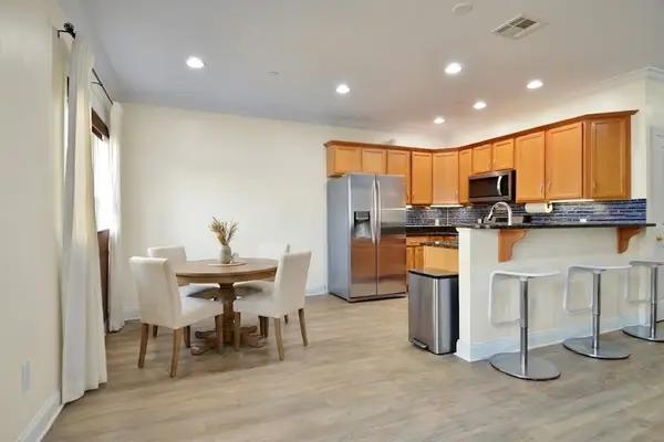 604 AVENUE A #104, Bayonne, NJ 07002