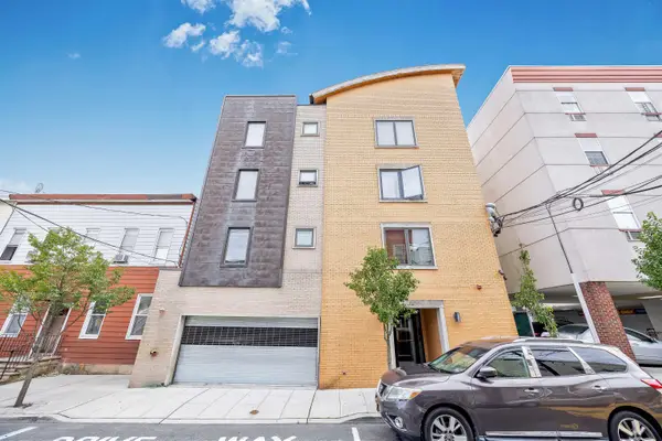 209 40TH ST #2C, Union City, NJ 07087