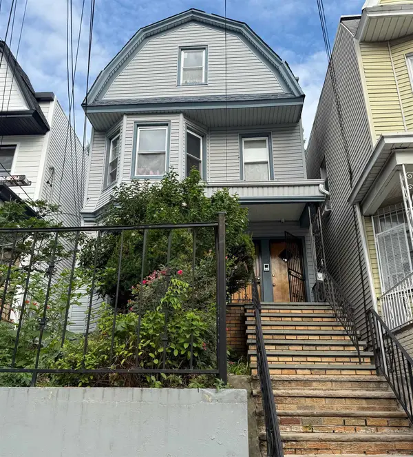 57 RANDOLPH AVE, JC, Bergen-Lafayett, NJ 07305