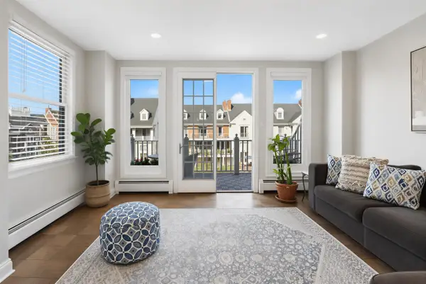 203 SHEARWATER CT WEST #22, JC, Greenville, NJ 07305