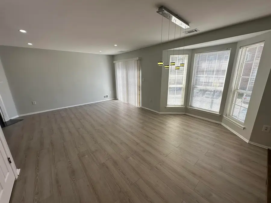 27 COTTONWOOD ST, Jersey City, NJ 07305 - #2