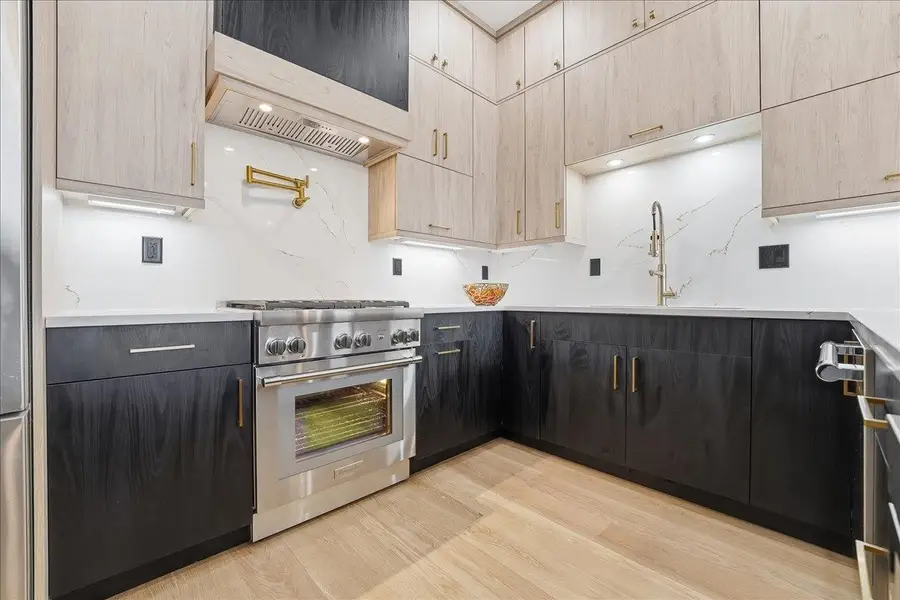 134 HANCOCK AVE #201, Jersey City, NJ 07307 - #2