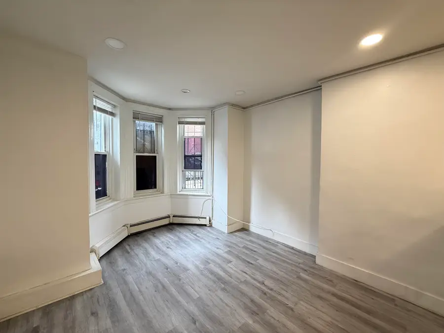 270 1/2 SUMMIT AVE, Jersey City, NJ 07306 - #3