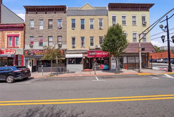 913 SUMMIT AVE, Union City, NJ 07087
