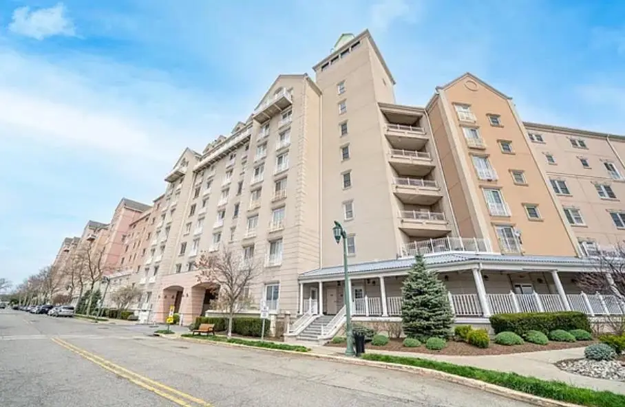 100 SHEARWATER CT EAST #32, Jersey City, NJ 07305 - #1