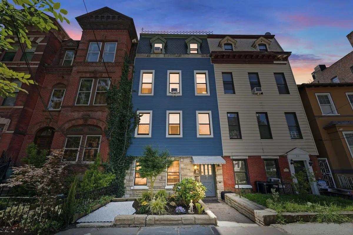 21 BENTLEY AVE, Jersey City, NJ 07304 - #1
