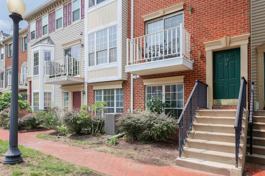 33 HOLLY ST, Jersey City, NJ 07305 - #2