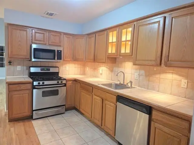 27 JEWETT AVE, Jersey City, NJ 07304 - #1