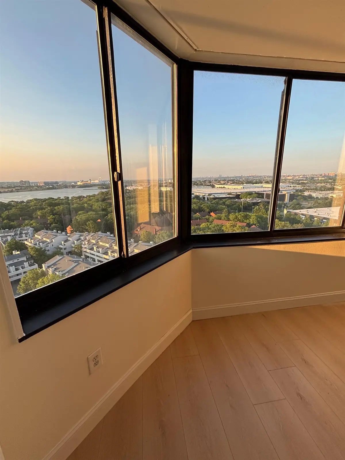 1740 HARMON COVE TOWER #1740, Secaucus, NJ 07094 - #1