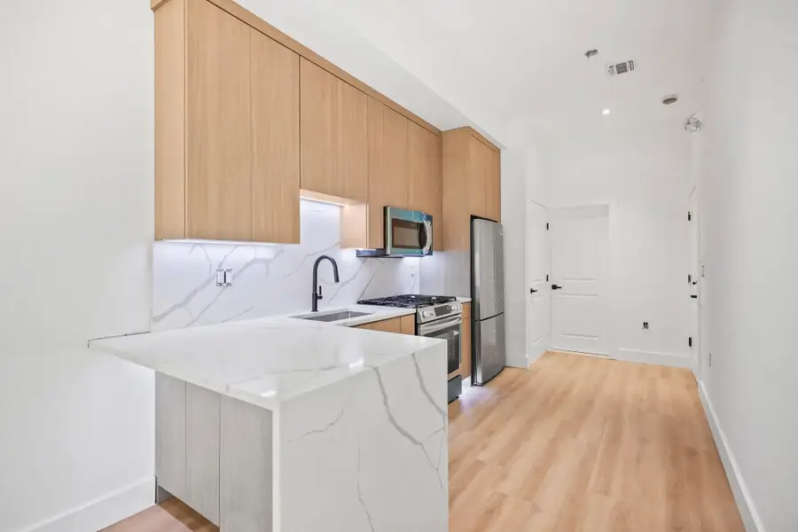 291 NEW YORK AVE #4, Jersey City, NJ 07307 - #2