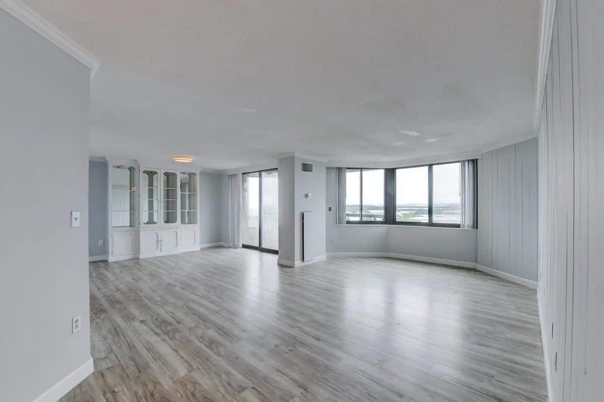 807 HARMON COVE TOWER #807, Secaucus, NJ 07094 - #1