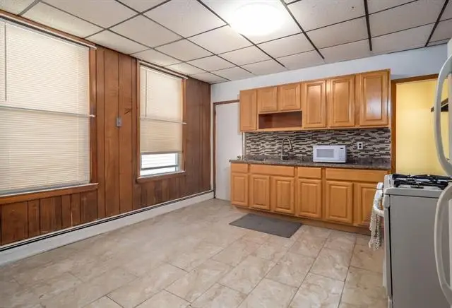 387 WOODLAWN AVE, Jersey City, NJ 07305 - #2
