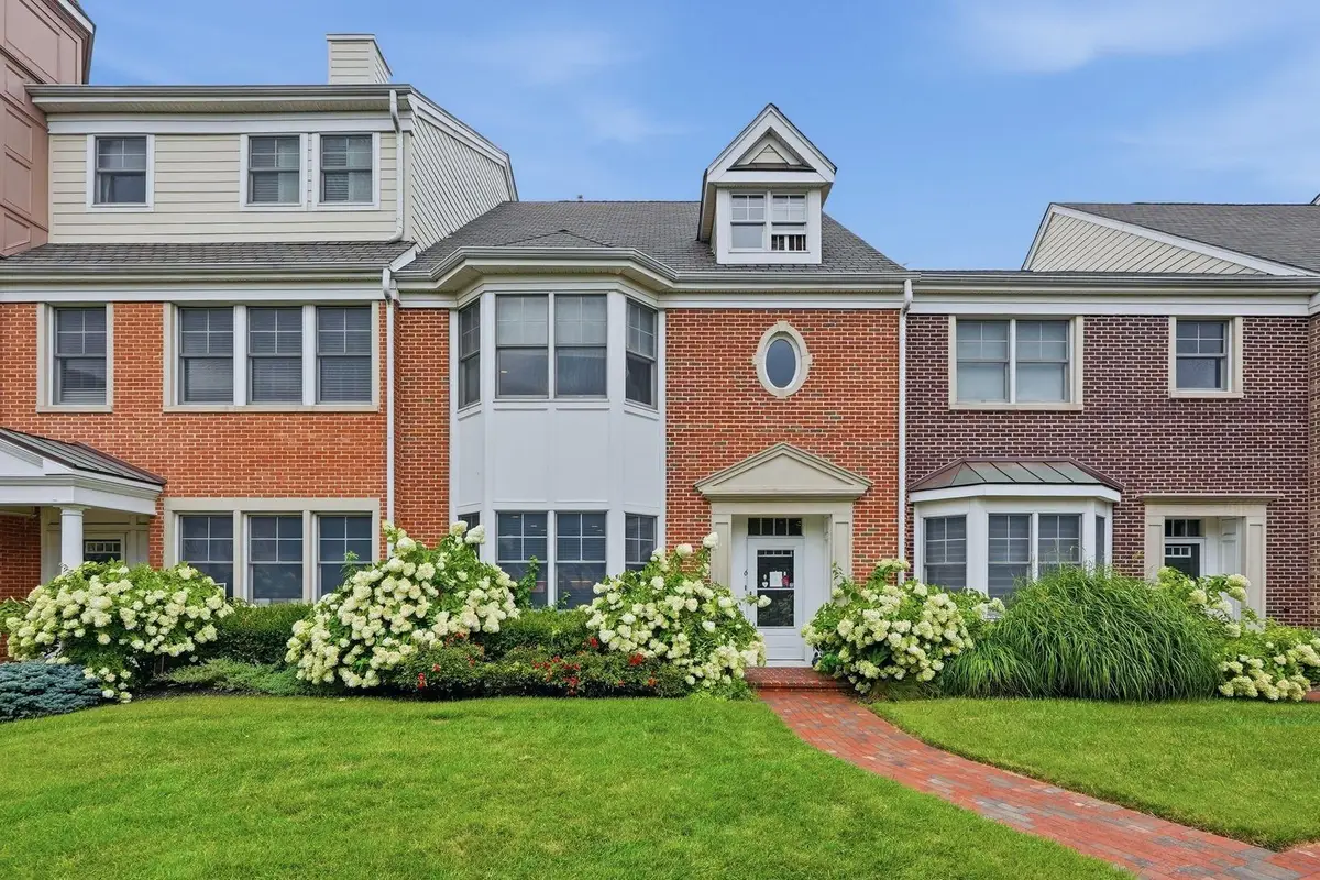 6 INTREPID CT, Jersey City, NJ 07305 - #1