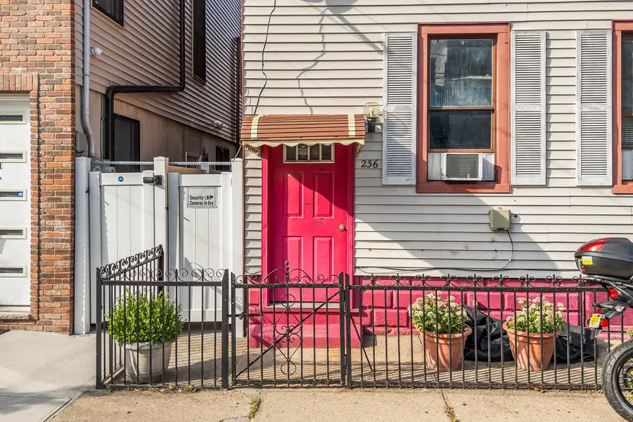 236 GRIFFITH ST, Jersey City, NJ 07307 - #2