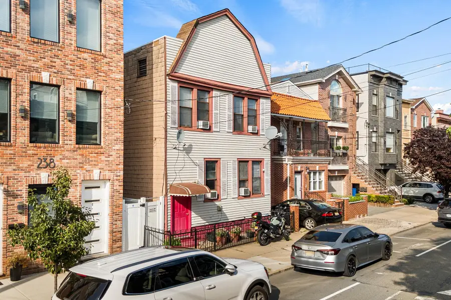 236 GRIFFITH ST, Jersey City, NJ 07307 - #3