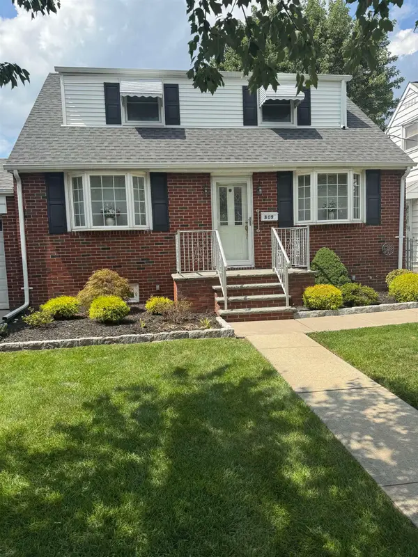 809 4TH ST, Secaucus, NJ 07094