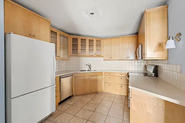 2032 HARMON COVE TOWER #2032, Secaucus, NJ 07094