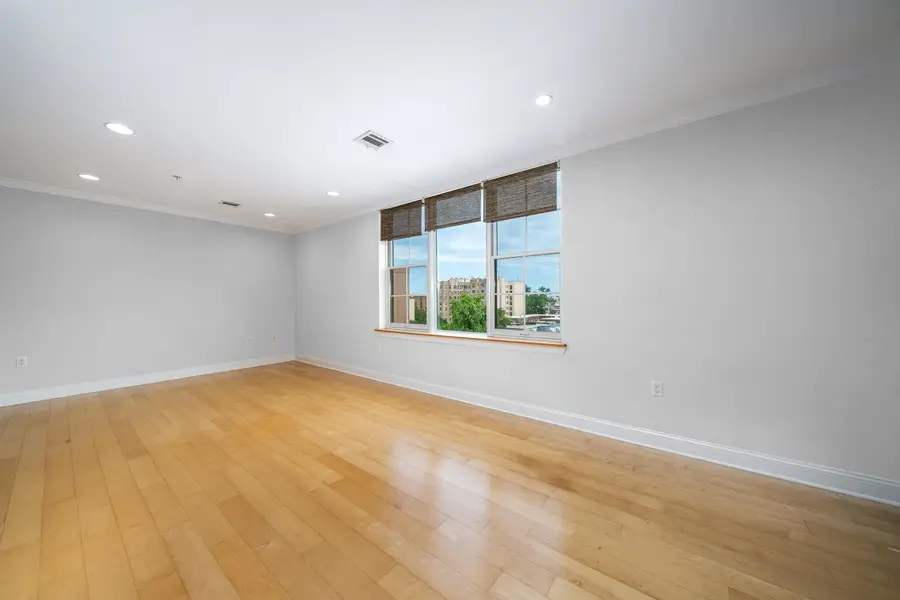 769 MONTGOMERY ST #501, Jersey City, NJ 07306 - #3