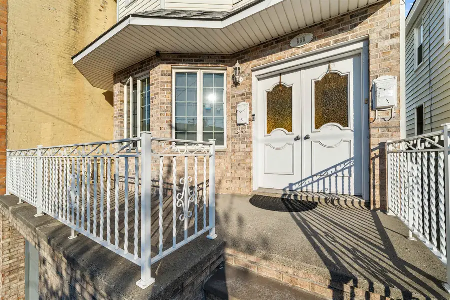 666 KENNEDY BLVD, Bayonne, NJ 07002 - #3