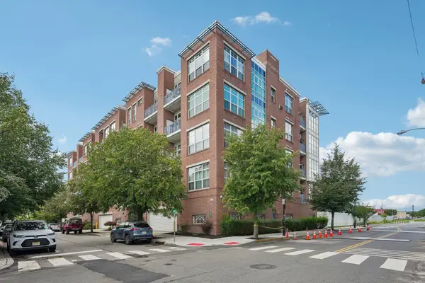 3 GREENWICH DR #97, JC, West Bergen, NJ 07305