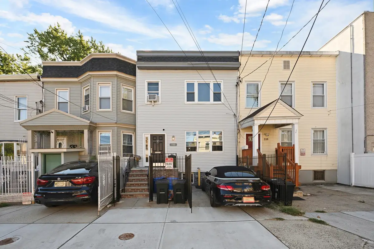 220 DELAWARE AVE, Jersey City, NJ 07306 - #1
