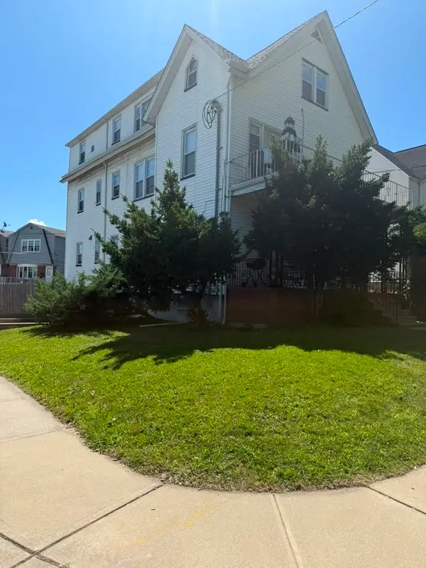 270-272 KENNEDY BLVD, Bayonne, NJ 07002