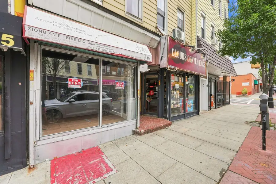 913 SUMMIT AVE, Union City, NJ 07087 - #3