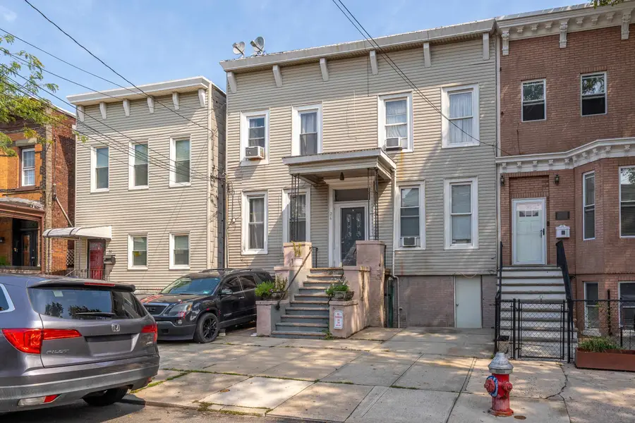 26 IRVING ST, Jersey City, NJ 07307 - #2