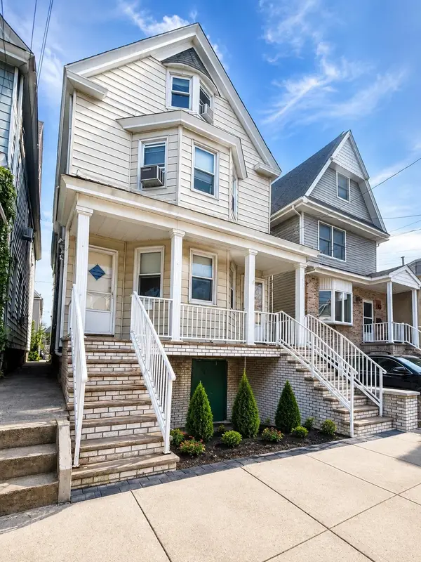 12 42ND ST #1, Bayonne, NJ 07002